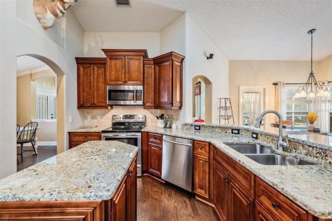 House in Palm Harbor, Florida 4 bedrooms, 214.98 sq.m. № 1751214 - photo 10