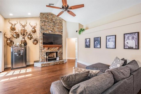 House in Palm Harbor, Florida 4 bedrooms, 214.98 sq.m. № 1751214 - photo 18