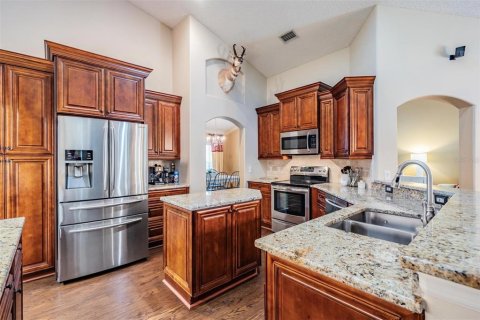 House in Palm Harbor, Florida 4 bedrooms, 214.98 sq.m. № 1751214 - photo 12
