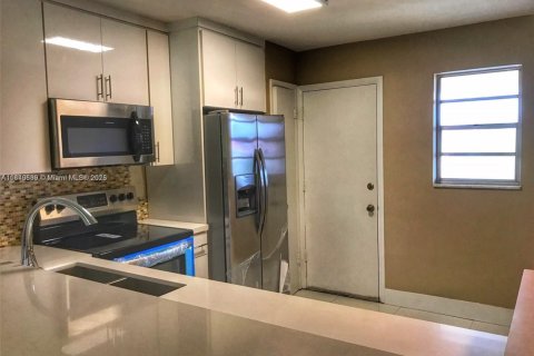Condominio en venta en Miami, Florida, 1 dormitorio, 88.63 m2 № 1830391 - foto 1