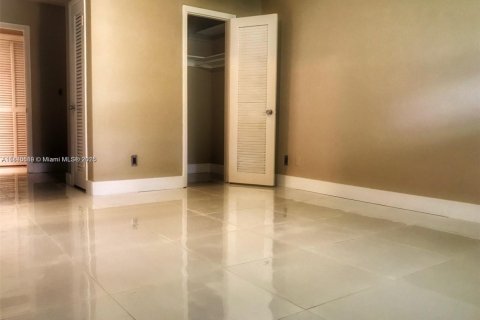 Condominio en venta en Miami, Florida, 1 dormitorio, 88.63 m2 № 1830391 - foto 4