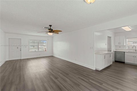 Villa ou maison à vendre à North Lauderdale, Floride: 3 chambres, 103.68 m2 № 1971152 - photo 7