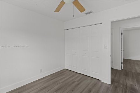 Villa ou maison à vendre à North Lauderdale, Floride: 3 chambres, 103.68 m2 № 1971152 - photo 12