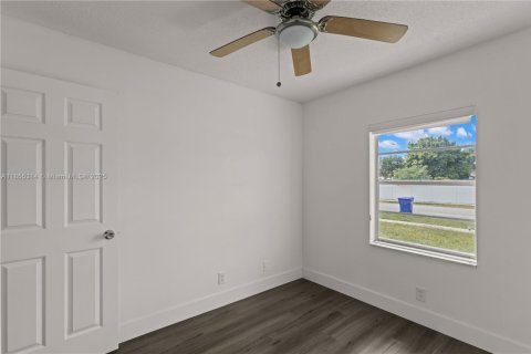 Villa ou maison à vendre à North Lauderdale, Floride: 3 chambres, 103.68 m2 № 1971152 - photo 13