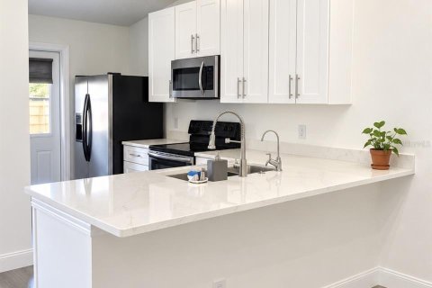 House in Orlando, Florida 1 bedroom, 65.31 sq.m. № 2378366 - photo 3
