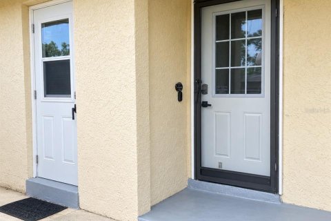 House in Orlando, Florida 1 bedroom, 65.31 sq.m. № 2378366 - photo 2