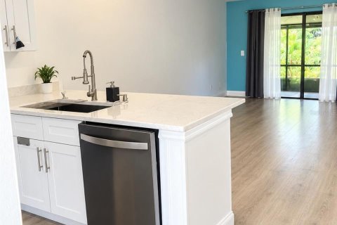 House in Orlando, Florida 1 bedroom, 65.31 sq.m. № 2378366 - photo 5