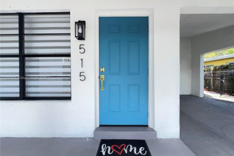 House in Fort Lauderdale, Florida 4 bedrooms, 142.51 sq.m. № 1840857 - photo 3