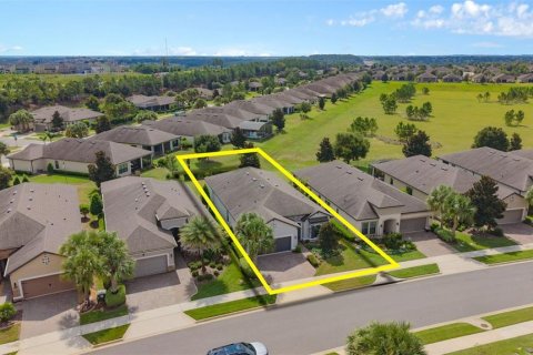 Villa ou maison à vendre à Clermont, Floride: 3 chambres, 216.74 m2 № 2316632 - photo 2