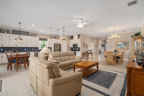 Villa ou maison à vendre à Clermont, Floride: 3 chambres, 216.74 m2 № 2316632 - photo 11