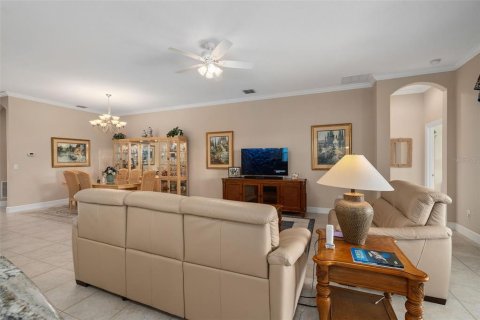 Villa ou maison à vendre à Clermont, Floride: 3 chambres, 216.74 m2 № 2316632 - photo 9