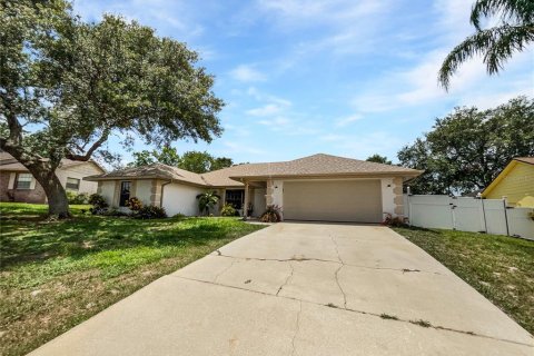 Casa en venta en Deltona, Florida, 3 dormitorios, 183.3 m2 № 1780990 - foto 1