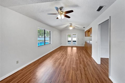 Casa en venta en Deltona, Florida, 3 dormitorios, 183.3 m2 № 1780990 - foto 15