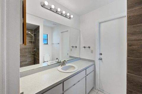 Casa en venta en Deltona, Florida, 3 dormitorios, 183.3 m2 № 1780990 - foto 11