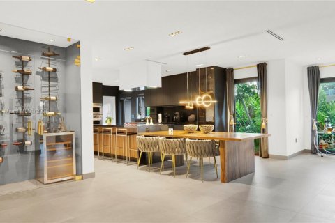 Villa ou maison à vendre à Miami, Floride: 5 chambres, 269.6 m2 № 1937746 - photo 5