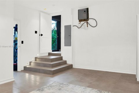 Villa ou maison à vendre à Miami, Floride: 5 chambres, 269.6 m2 № 1937746 - photo 19