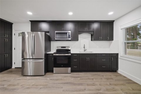 Villa ou maison à vendre à Tampa, Floride: 3 chambres, 116.22 m2 № 2349582 - photo 3
