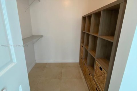 Copropriété à louer à Miami, Floride: 54.07 m2 № 1931609 - photo 8