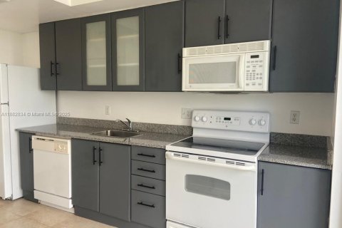 Copropriété à louer à Miami, Floride: 54.07 m2 № 1931609 - photo 4