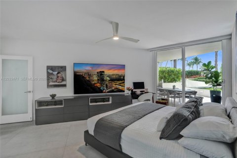 Condo in Sunny Isles Beach, Florida, 2 bedrooms  № 2078123 - photo 22