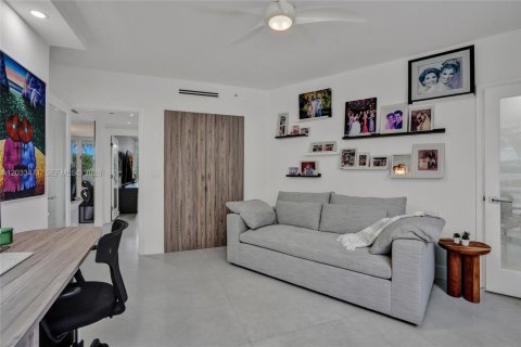 Condo in Sunny Isles Beach, Florida, 2 bedrooms  № 2078123 - photo 29