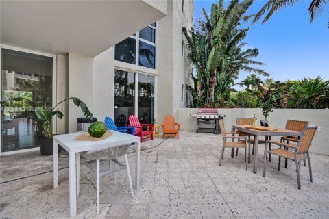 Condo in Sunny Isles Beach, Florida, 2 bedrooms  № 2078123 - photo 16