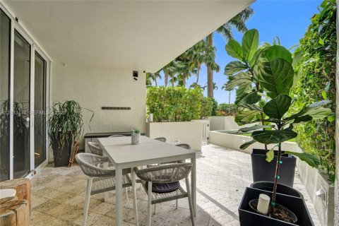 Condo in Sunny Isles Beach, Florida, 2 bedrooms  № 2078123 - photo 20