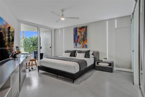 Condo in Sunny Isles Beach, Florida, 2 bedrooms  № 2078123 - photo 23