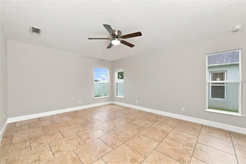 Villa ou maison à vendre à Groveland, Floride: 3 chambres, 162.76 m2 № 2391269 - photo 11