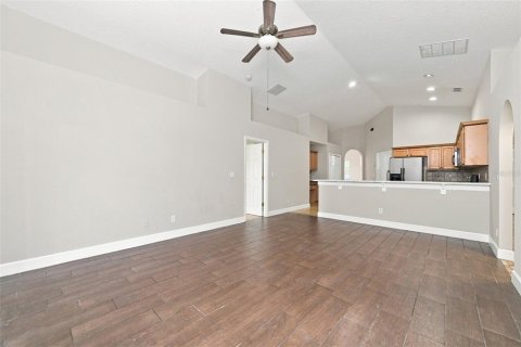 Villa ou maison à vendre à Groveland, Floride: 3 chambres, 162.76 m2 № 2391269 - photo 4