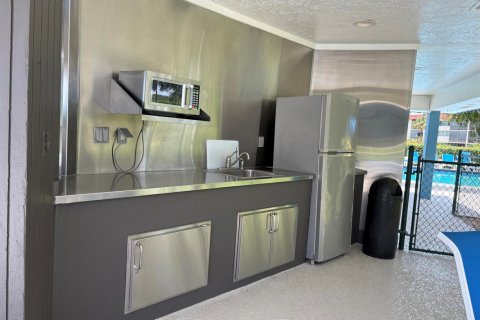 Copropriété à louer à Pembroke Pines, Floride: 2 chambres, 108.7 m2 № 2261653 - photo 9