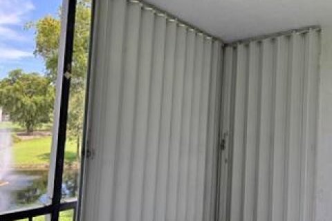 Copropriété à louer à Pembroke Pines, Floride: 2 chambres, 108.7 m2 № 2261653 - photo 10