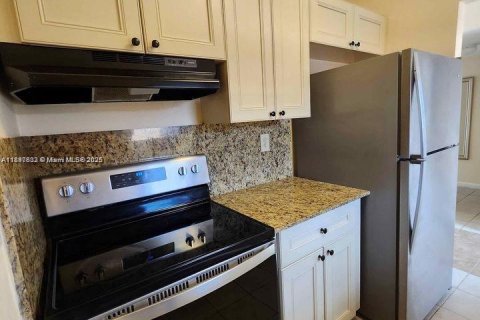 Appartement à louer à North Miami, Floride: 1 chambre, 59.46 m2 № 1950546 - photo 4