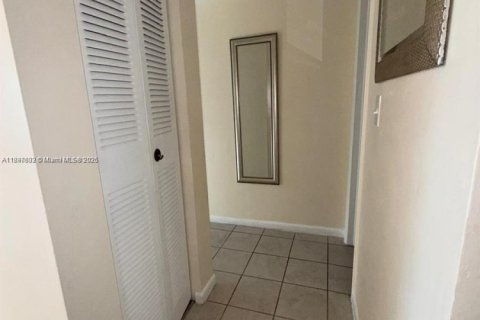 Appartement à louer à North Miami, Floride: 1 chambre, 59.46 m2 № 1950546 - photo 11
