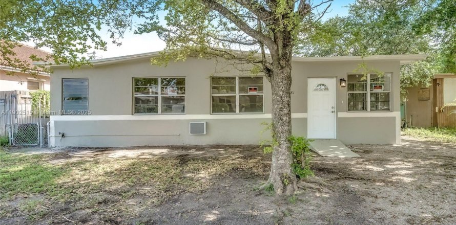 Дом в Форт-Лодердейл, Флорида 3 спальни, 102.29м2 № 1953910