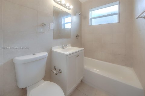 Снять в аренду виллу или дом в Форт-Лодердейл, Флорида 3 спальни, 102.29м2, № 1953910 - фото 8