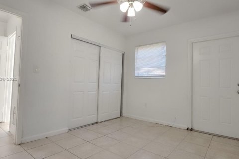 Снять в аренду виллу или дом в Форт-Лодердейл, Флорида 3 спальни, 102.29м2, № 1953910 - фото 9