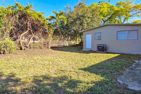 Снять в аренду виллу или дом в Форт-Лодердейл, Флорида 3 спальни, 102.29м2, № 1953910 - фото 3