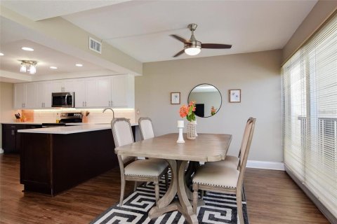 Condominio en alquiler en Largo, Florida, 2 dormitorios, 133.78 m2 № 2101498 - foto 9