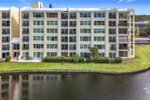 Condominio en Largo, Florida, 2 dormitorios № 2101498