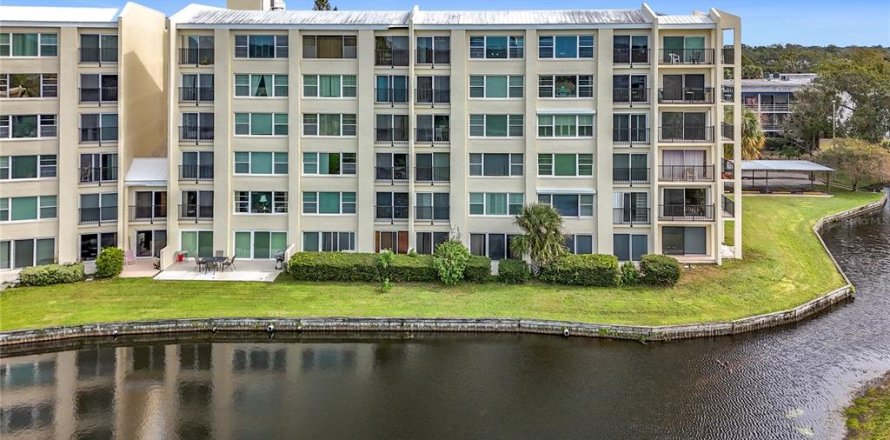 Condominio en Largo, Florida, 2 dormitorios № 2101498