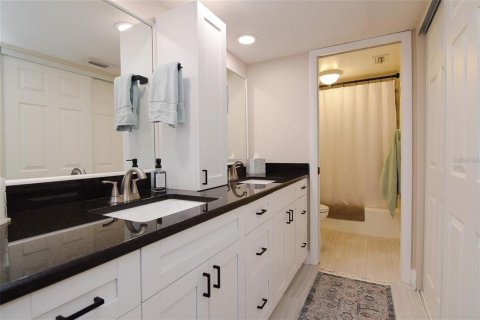 Condominio en alquiler en Largo, Florida, 2 dormitorios, 133.78 m2 № 2101498 - foto 13