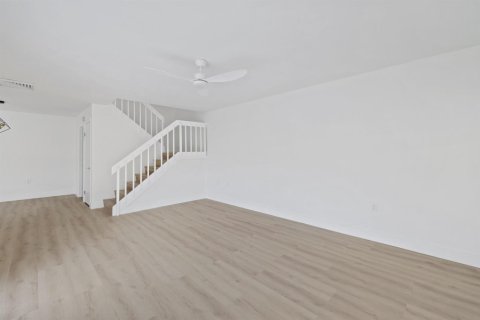 Touwnhouse à louer à Palm Beach Gardens, Floride: 3 chambres, 138.24 m2 № 2394760 - photo 17