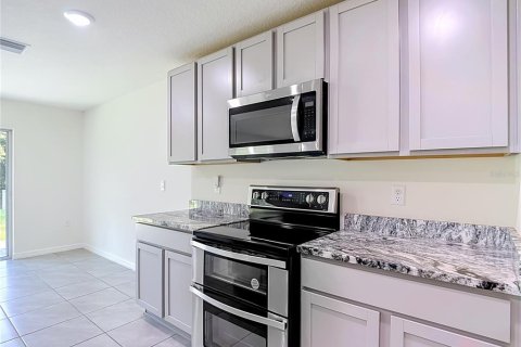 Villa ou maison à louer à Tampa, Floride: 5 chambres, 248.42 m2 № 2313054 - photo 8
