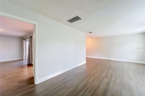Villa ou maison à vendre à Fern Park, Floride: 4 chambres, 142.14 m2 № 2419870 - photo 12
