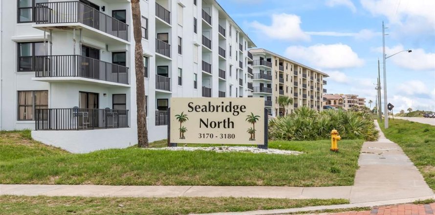 Condo in Ormond Beach, Florida, 2 bedrooms № 2208110
