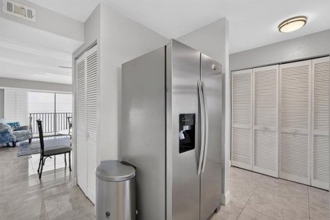Condo in Ormond Beach, Florida, 2 bedrooms № 2208110 - photo 20