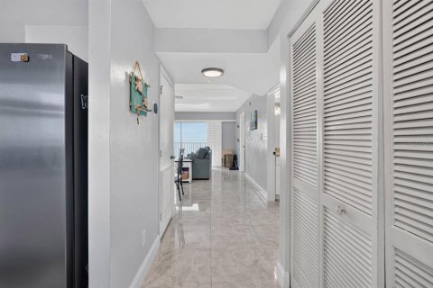 Condo in Ormond Beach, Florida, 2 bedrooms № 2208110 - photo 10