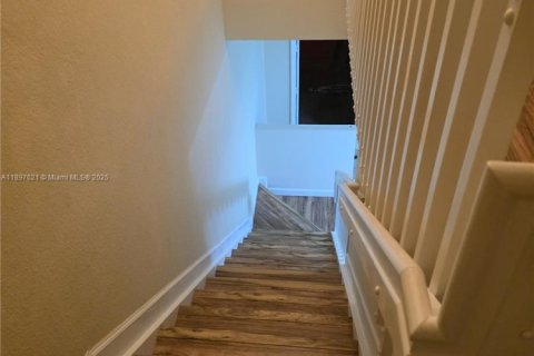 Villa ou maison à louer à Homestead, Floride: 3 chambres, 130.25 m2 № 1949557 - photo 4