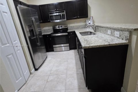 Villa ou maison à louer à Homestead, Floride: 3 chambres, 130.25 m2 № 1949557 - photo 6